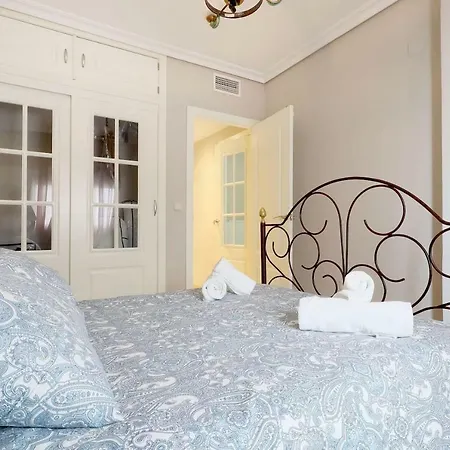 Duque De Hornachuelos, Parking En Pleno Centro Apartament *