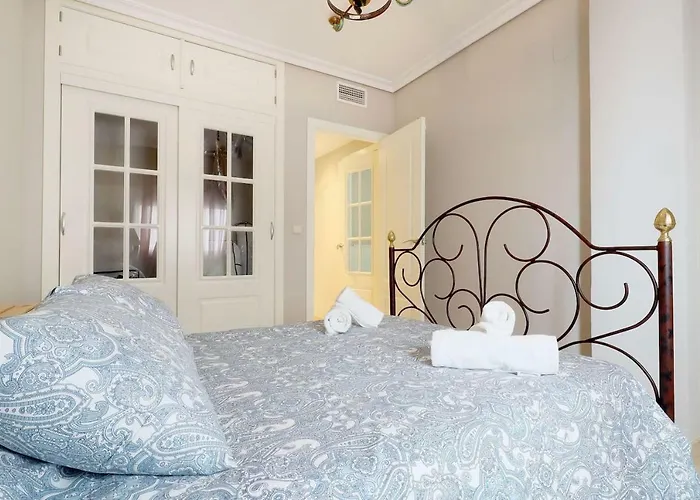 Duque De Hornachuelos, Parking En Pleno Centro Appartement *