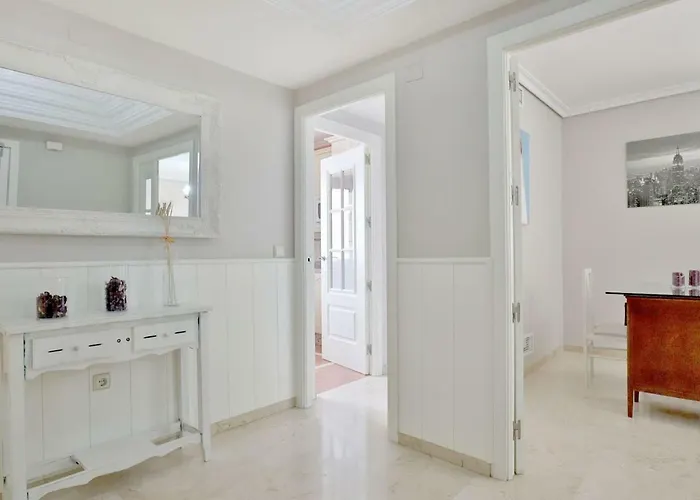 Duque De Hornachuelos, Parking En Pleno Centro Córdova