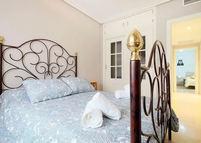 Duque De Hornachuelos, Parking En Pleno Centro *